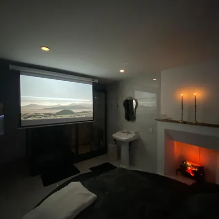 Apartment Le Cadre Noir Lux Spa, Sauna, Jacuzzi, Hammam