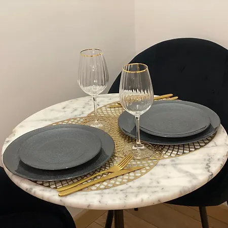 Apartamento Le Cadre Noir Lux Spa, Sauna, Jacuzzi, Hammam *