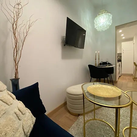 Le Cadre Noir Lux Spa, Sauna, Jacuzzi, Hammam Apartamento *