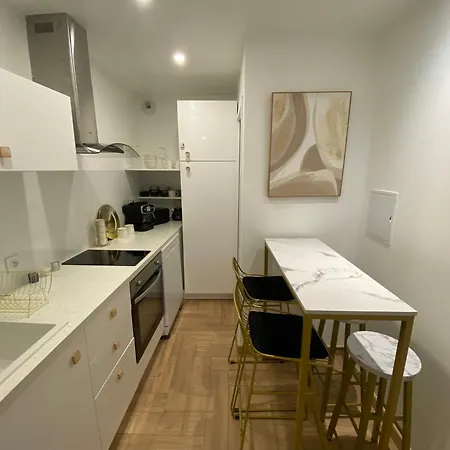 Le Cadre Noir Lux Spa, Sauna, Jacuzzi, Hammam Apartamento *