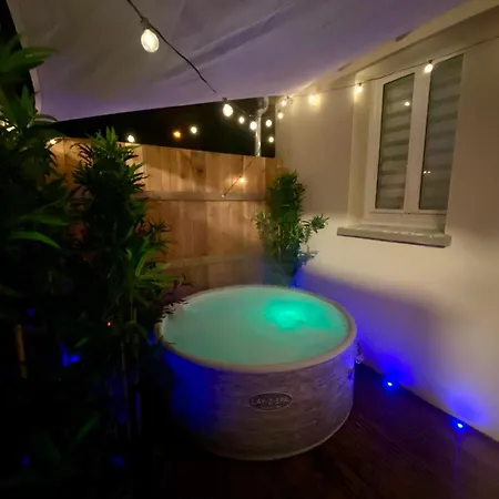 Le Cadre Noir Lux Spa, Sauna, Jacuzzi, Hammam