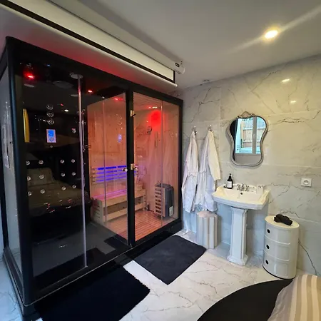 Le Cadre Noir Lux Spa, Sauna, Jacuzzi Saumur