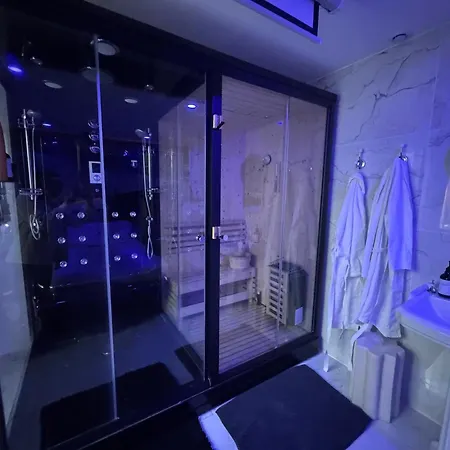 Le Cadre Noir Lux Spa, Sauna, Jacuzzi Appartement