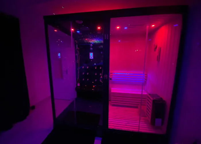 Le Cadre Noir Lux Spa, Sauna, Jacuzzi, Hammam *